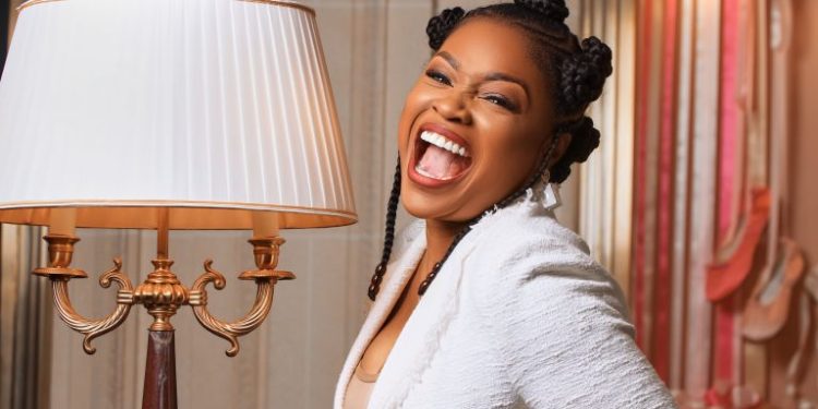 Linda Tchatchoua : De Loum à l’international, le parcours inspirant d’une entrepreneure camerounaise
